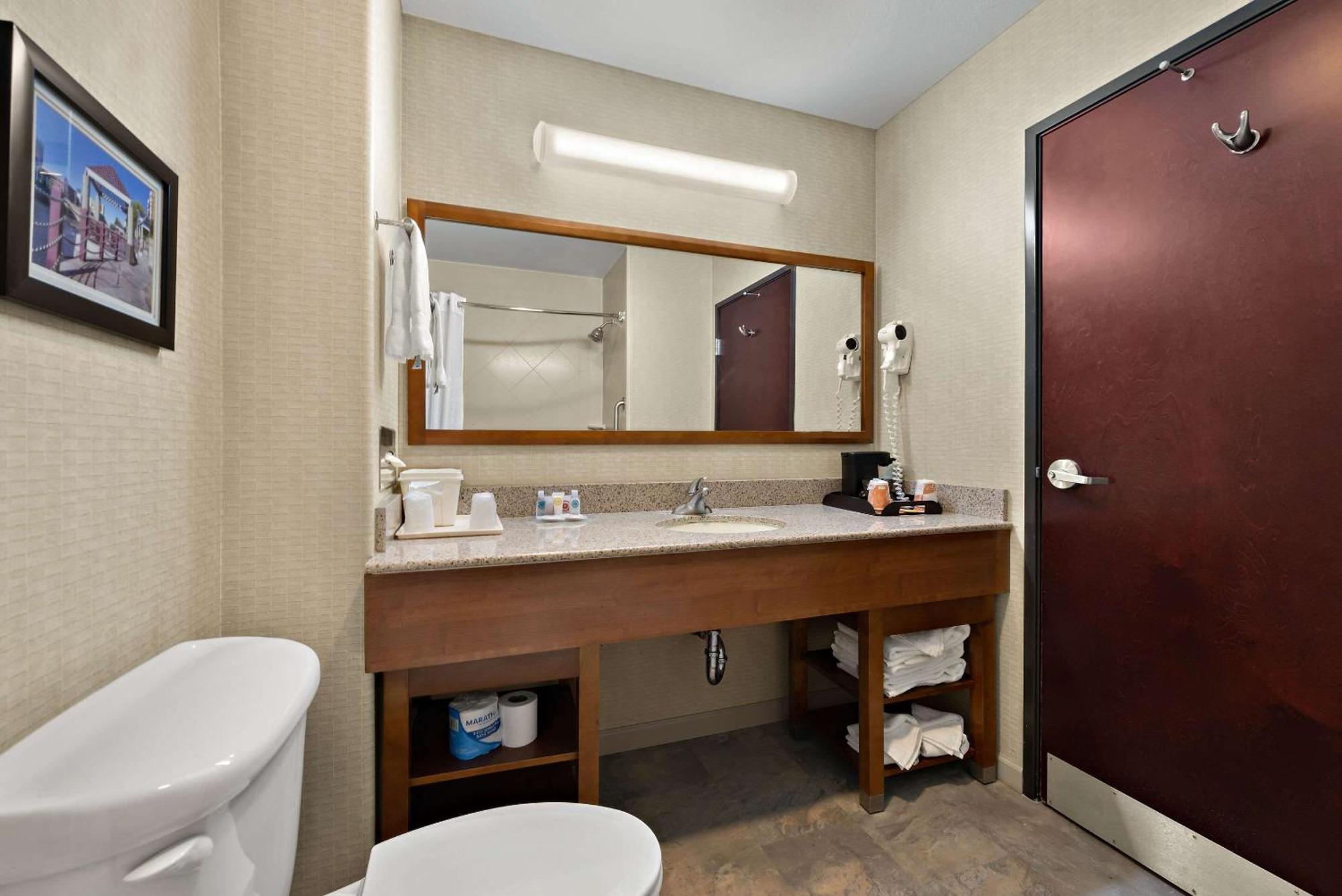 Comfort Inn & Suites Airport Convention Center Reno Exterior foto