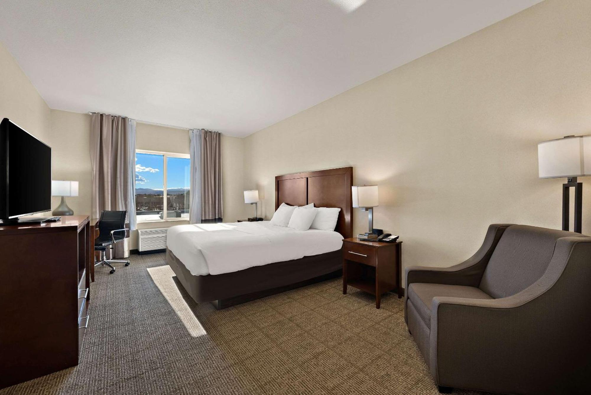 Comfort Inn & Suites Airport Convention Center Reno Exterior foto