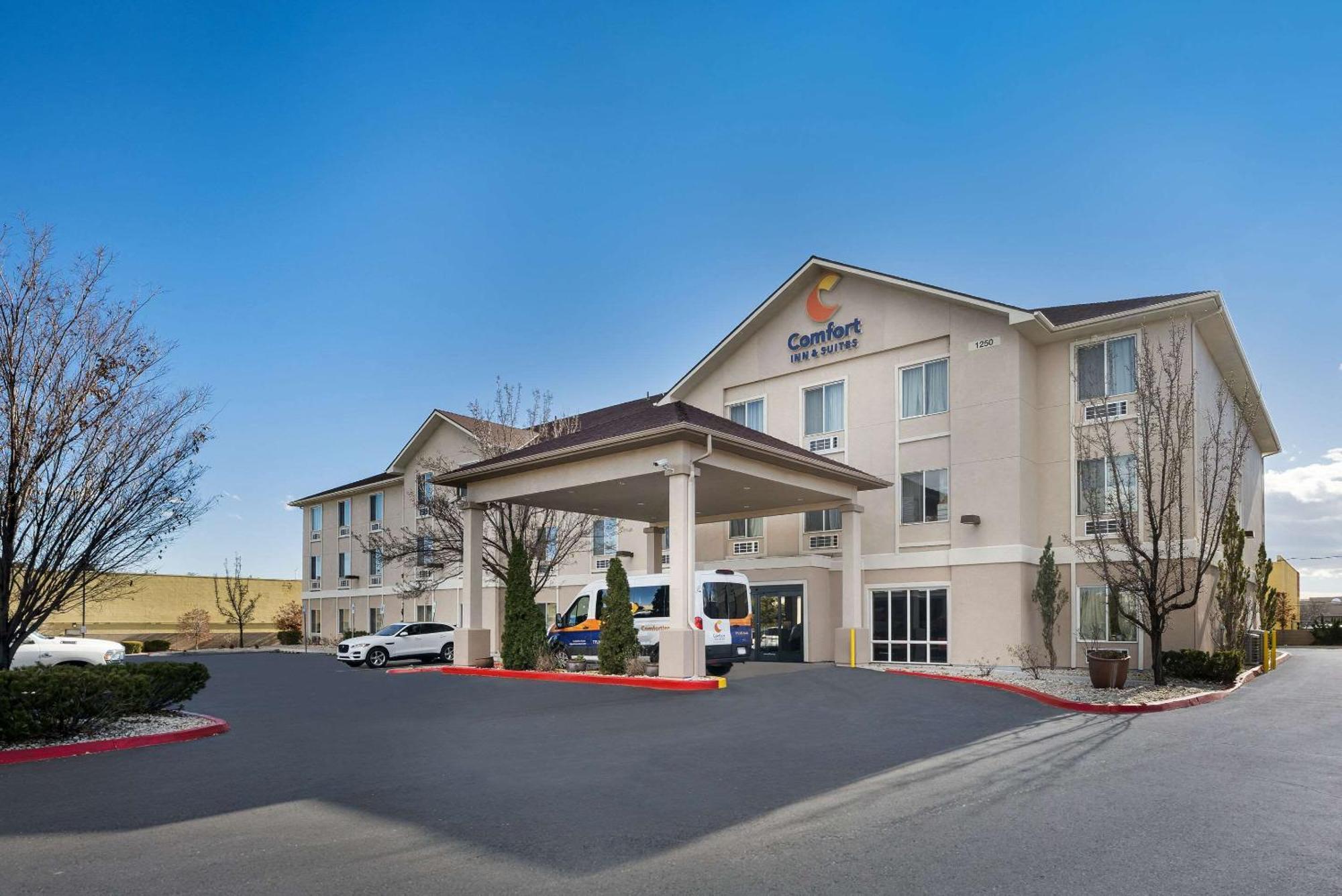 Comfort Inn & Suites Airport Convention Center Reno Exterior foto